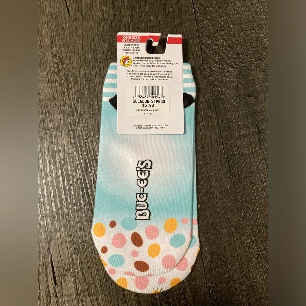 Buc-ee’s Pair of No Show Easter socks.